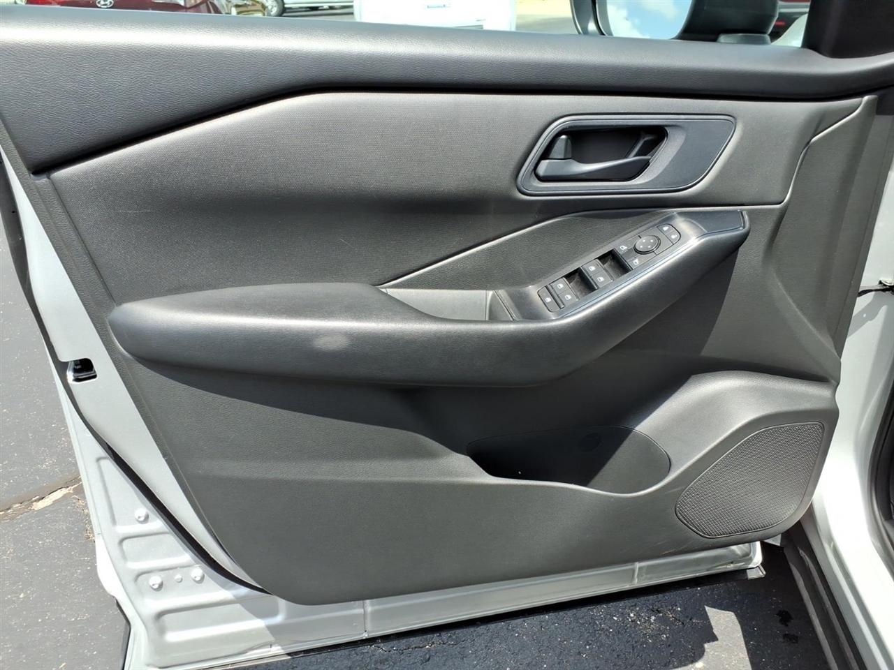 Nissan Rogue  2024