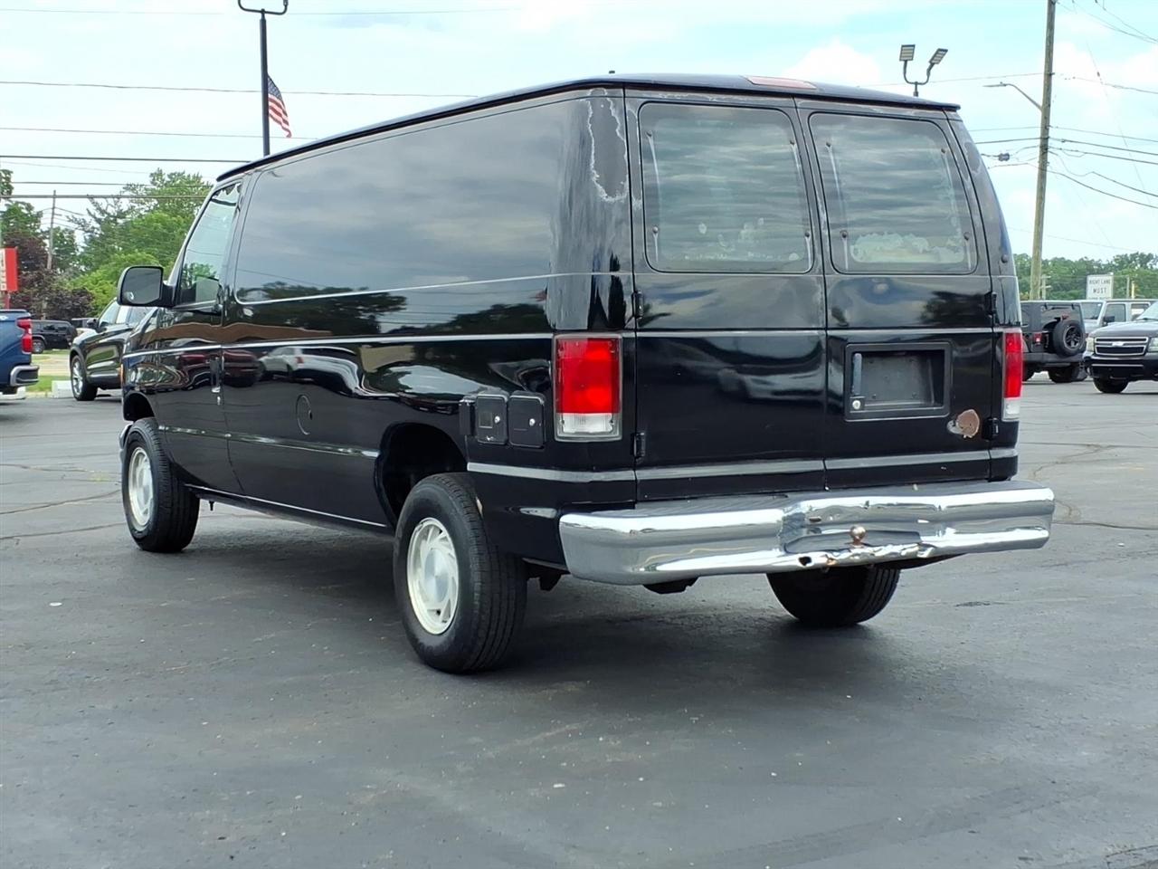 Ford Econoline Cargo Van  2001