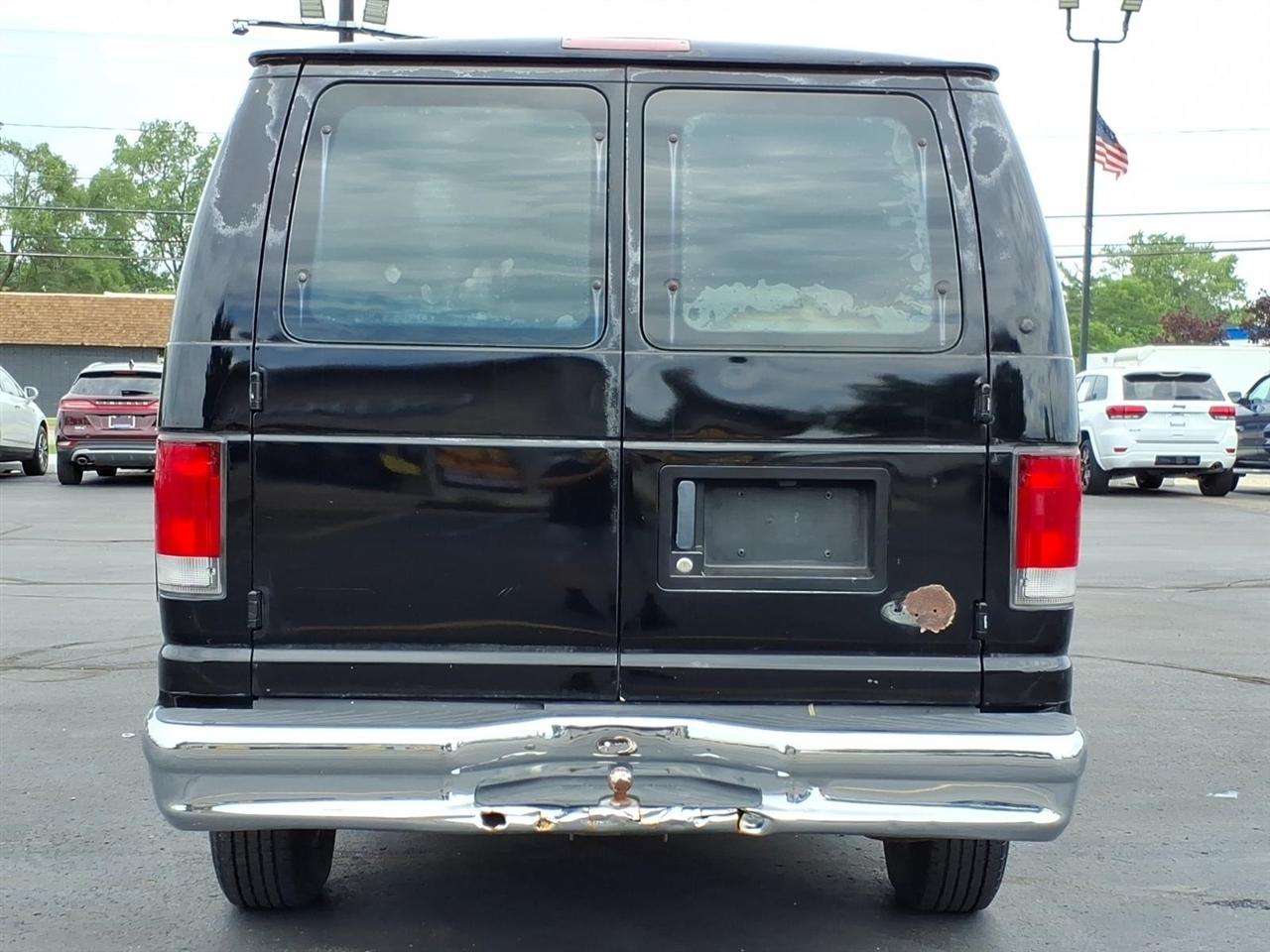 Ford Econoline Cargo Van  2001