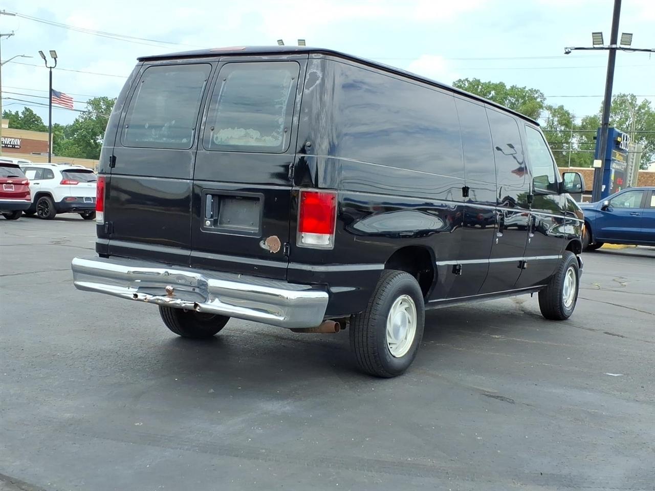 Ford Econoline Cargo Van  2001