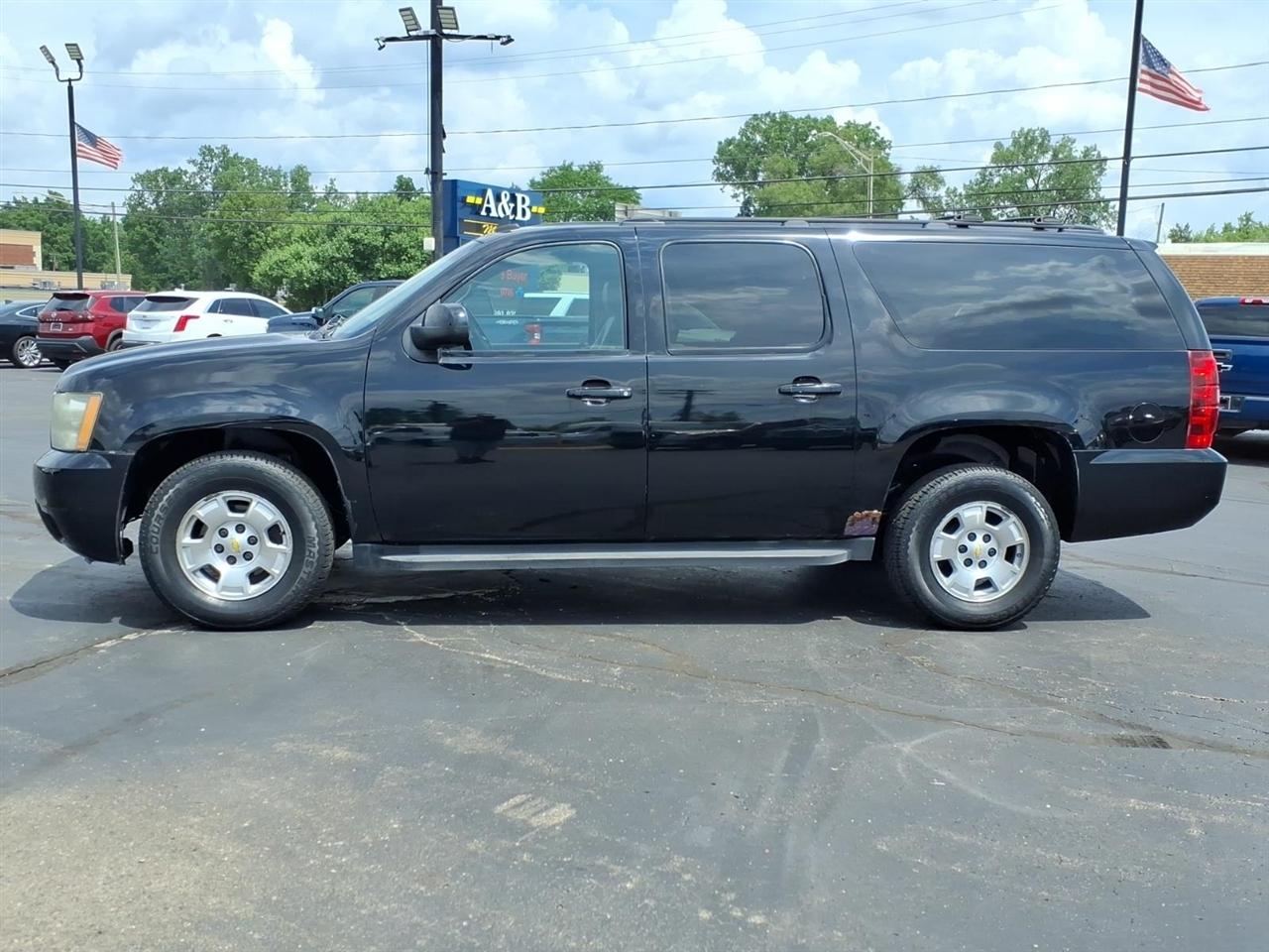 Chevrolet Suburban  2010