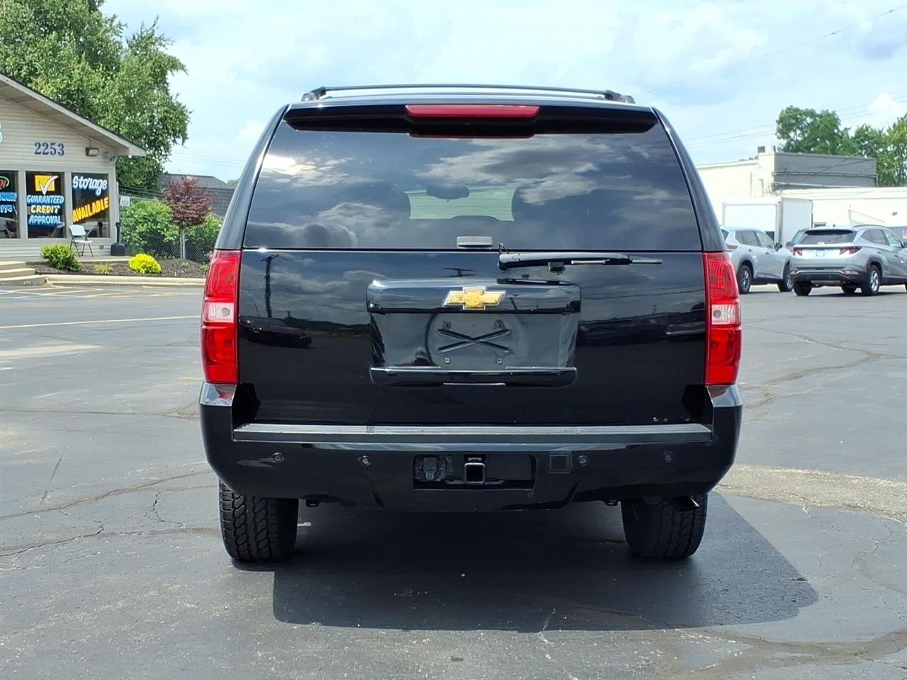 Chevrolet Suburban  2010