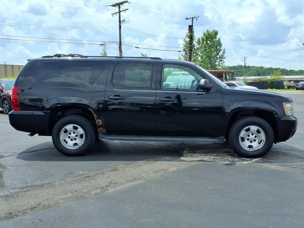 Chevrolet Suburban  2010