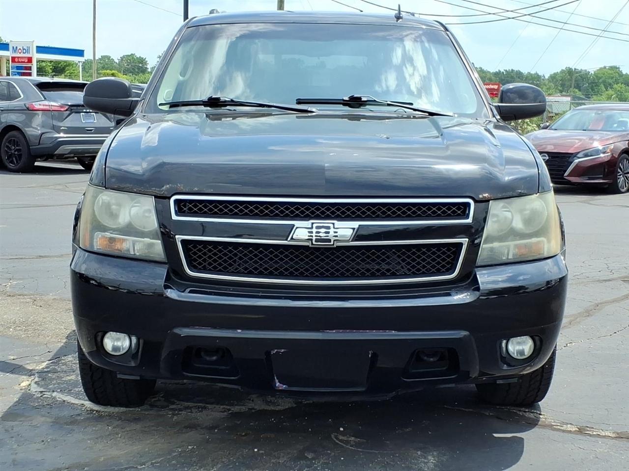 Chevrolet Suburban  2010