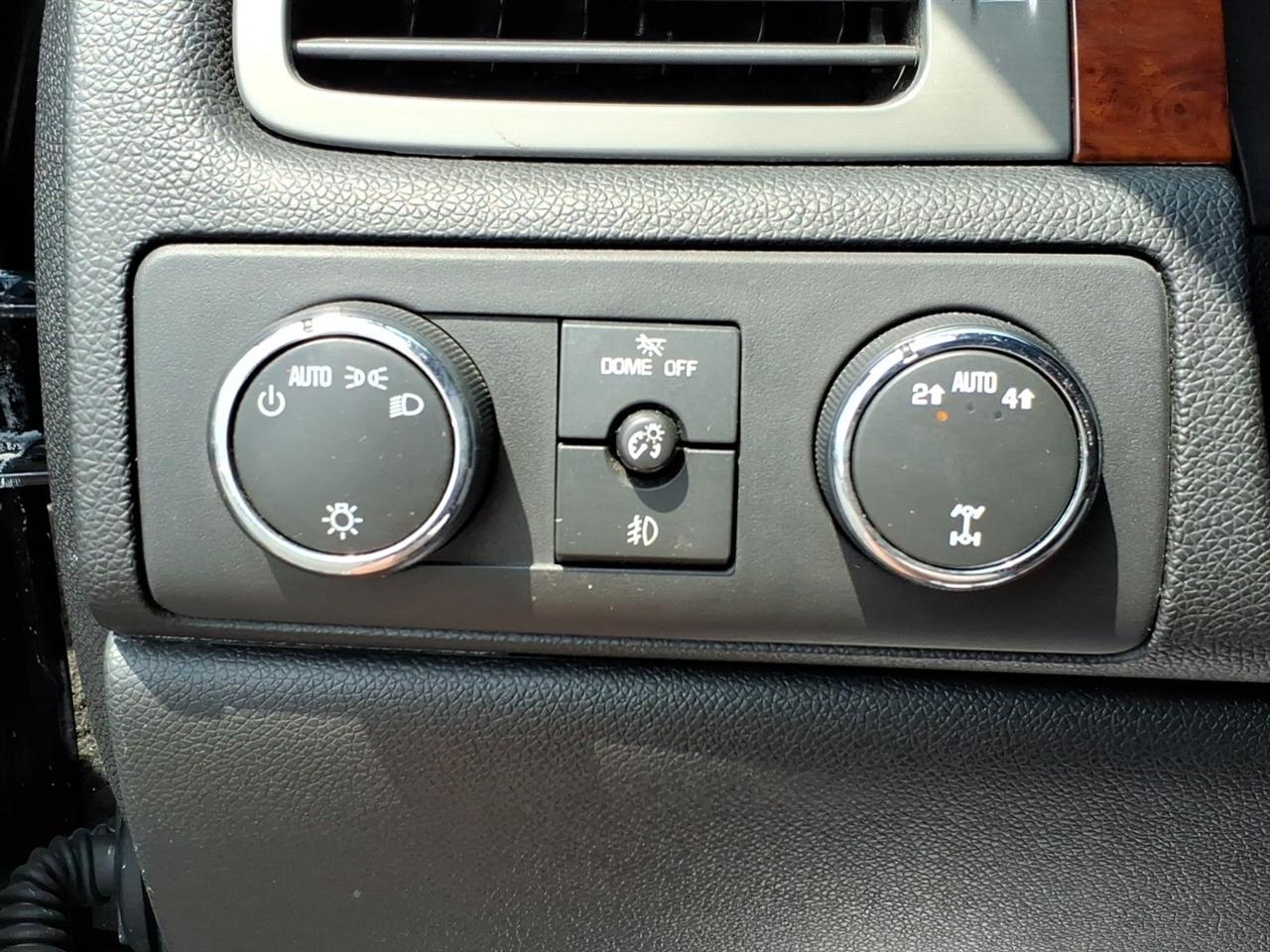 Chevrolet Suburban  2010