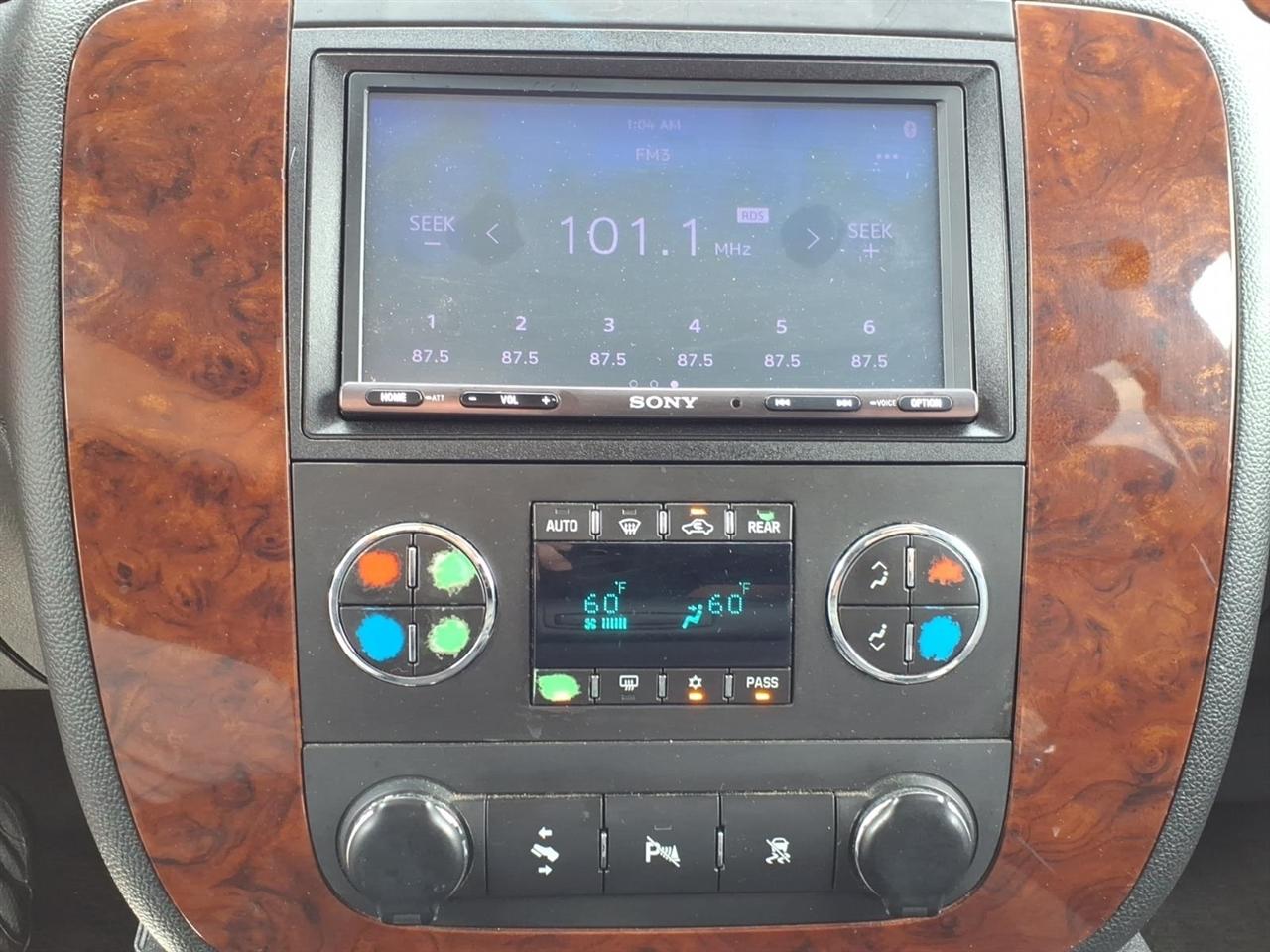 Chevrolet Suburban  2010