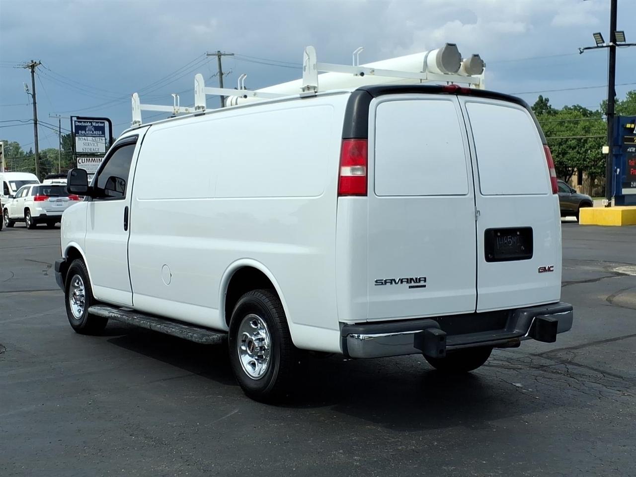 GMC Savana Cargo Van  2016