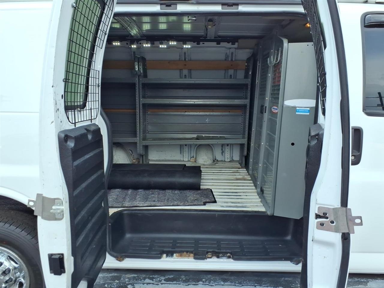 GMC Savana Cargo Van  2016