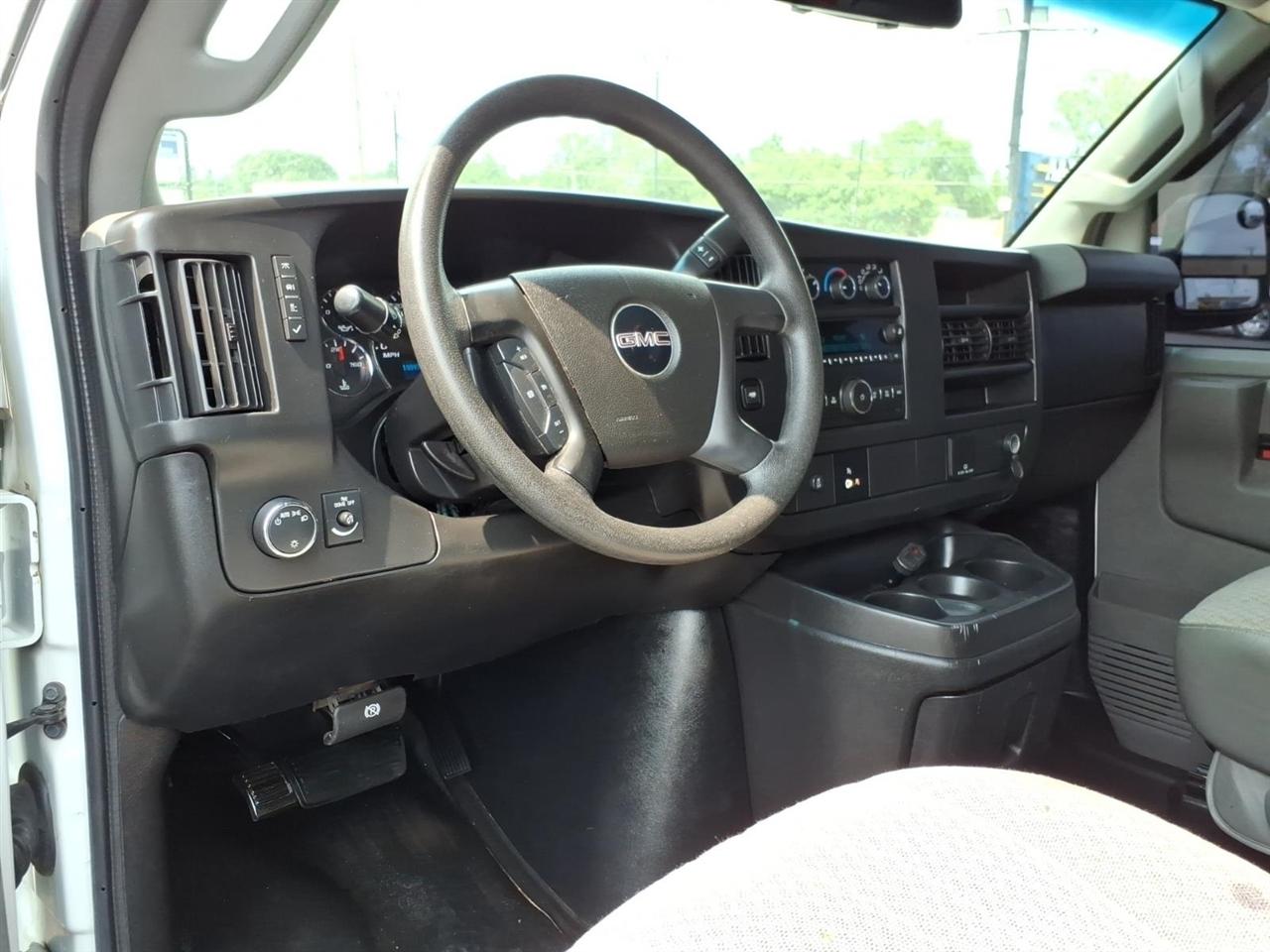 GMC Savana Cargo Van  2016