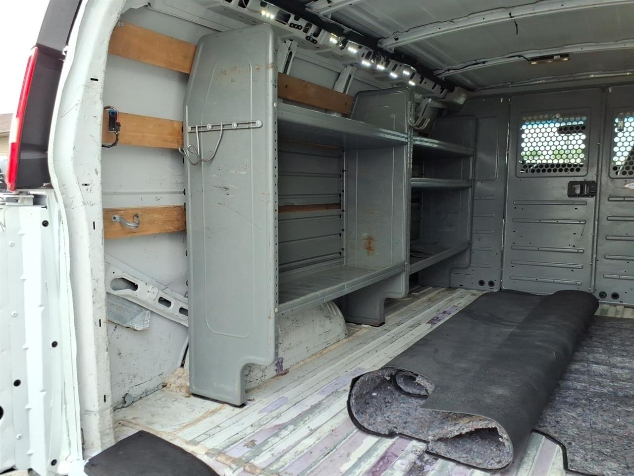 GMC Savana Cargo Van  2016