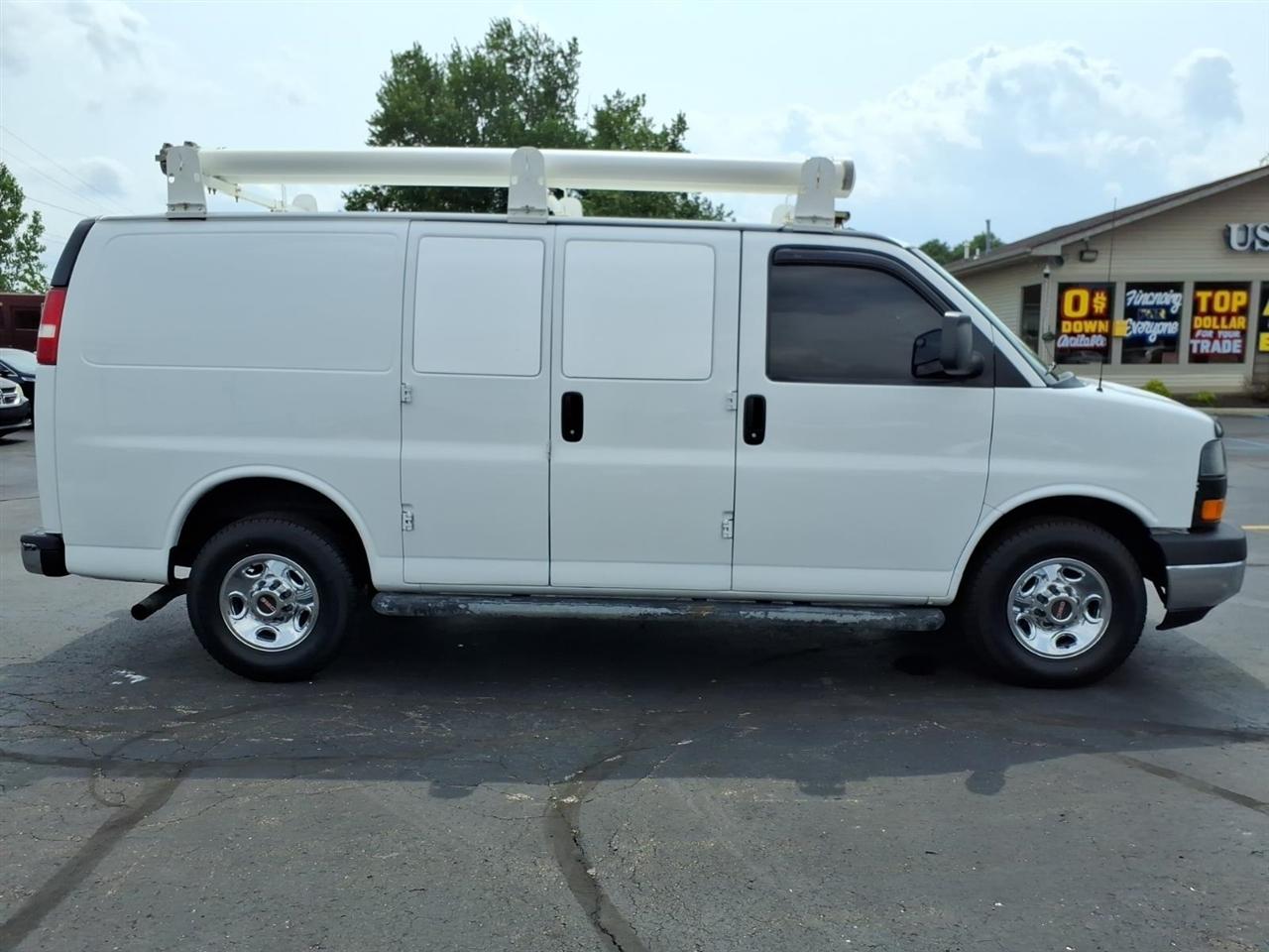 GMC Savana Cargo Van  2016