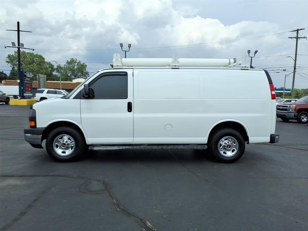 GMC Savana Cargo Van  2016