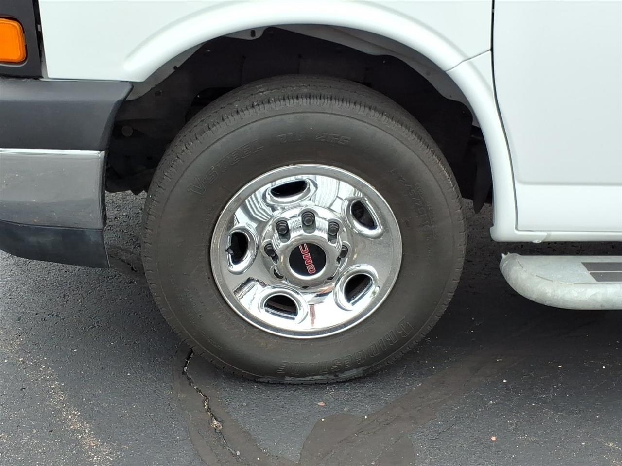 GMC Savana Cargo Van  2024