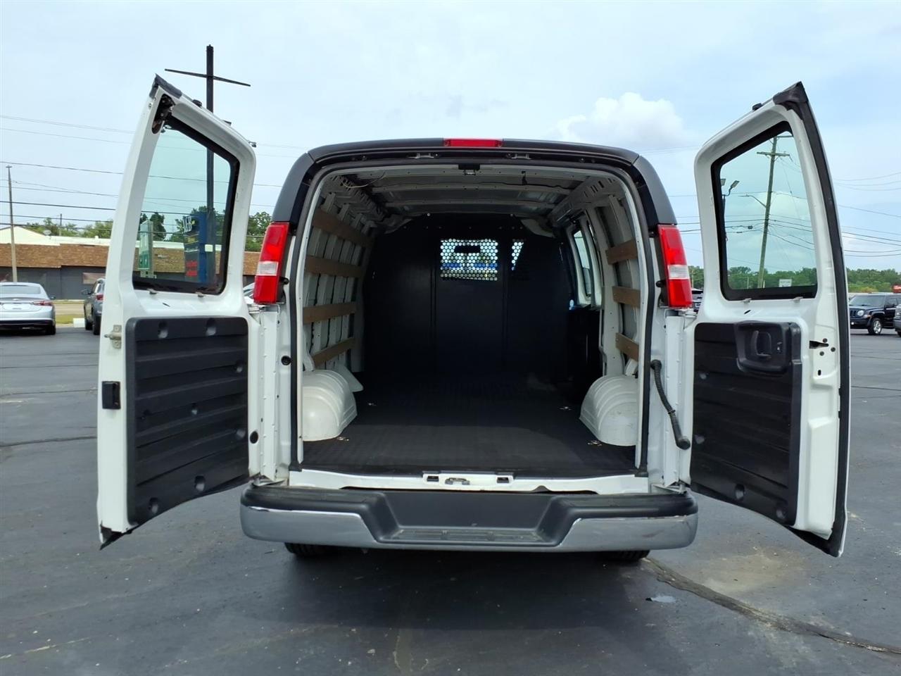 GMC Savana Cargo Van  2024