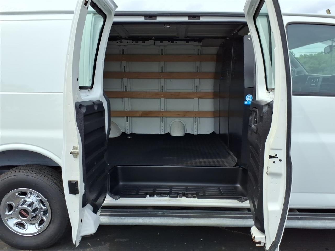 GMC Savana Cargo Van  2024