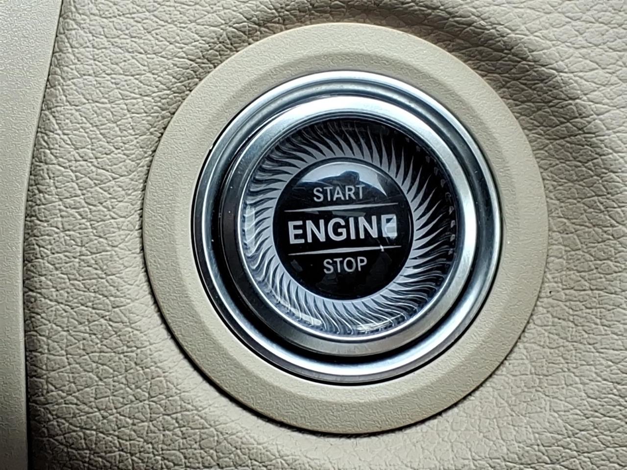 Mercedes-Benz C-Class  2020