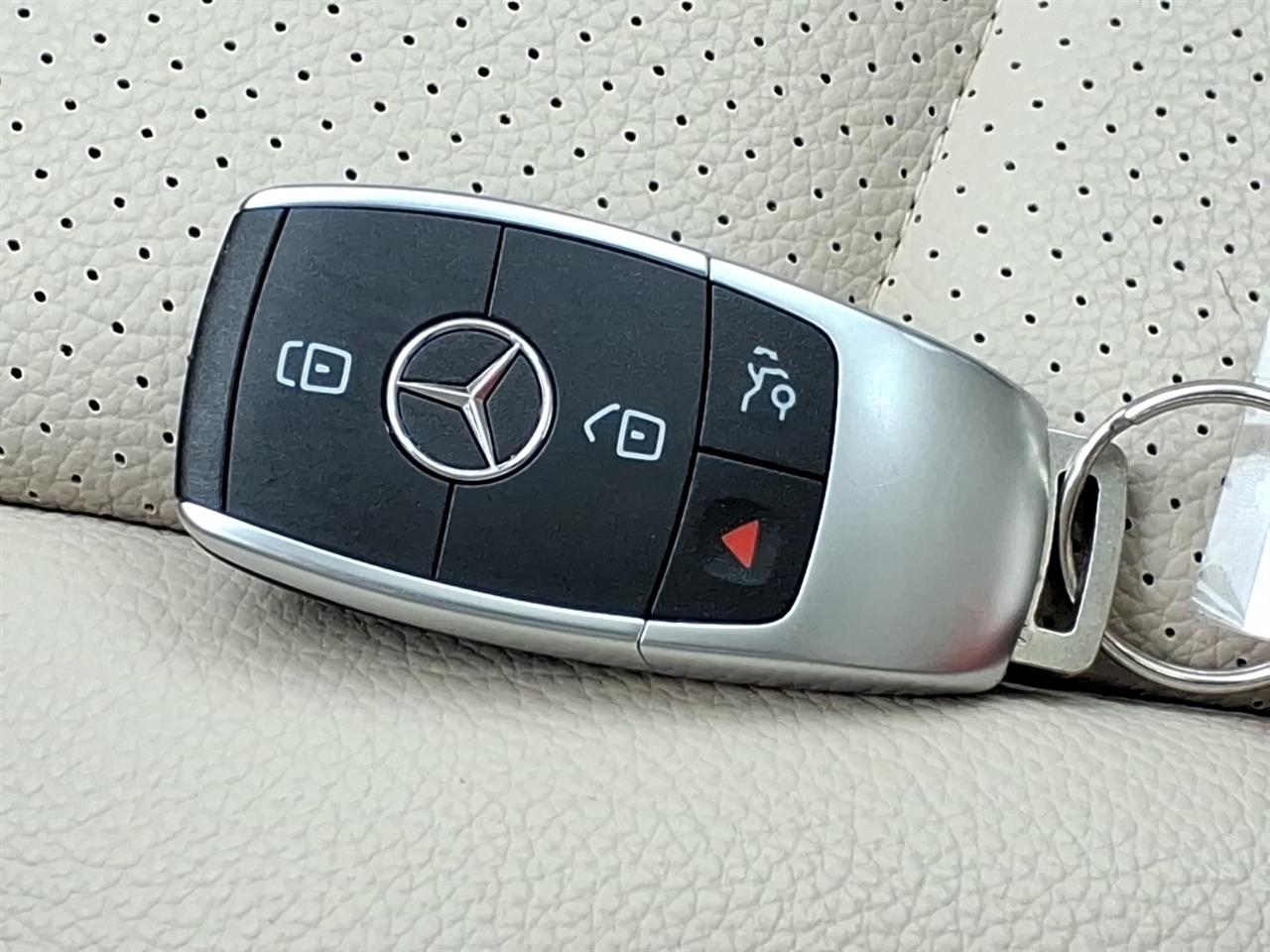 Mercedes-Benz C-Class  2020