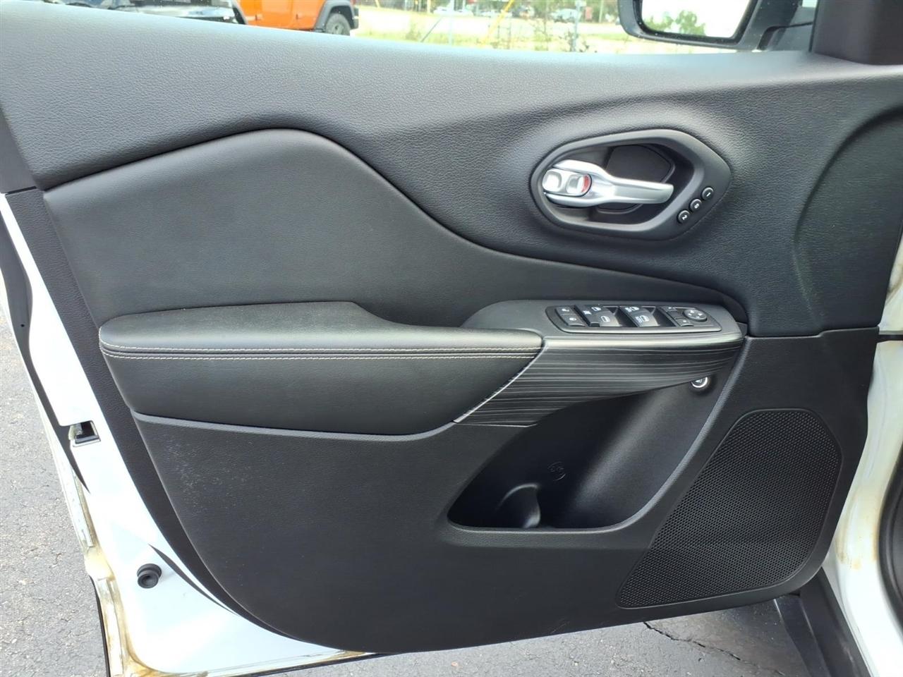 Jeep Cherokee  2015