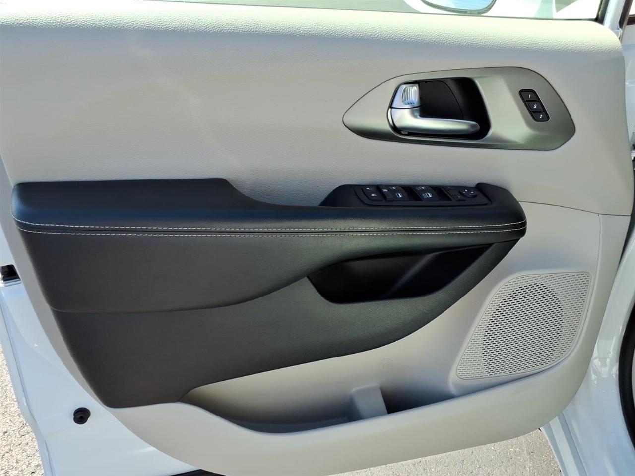Chrysler Pacifica  2022