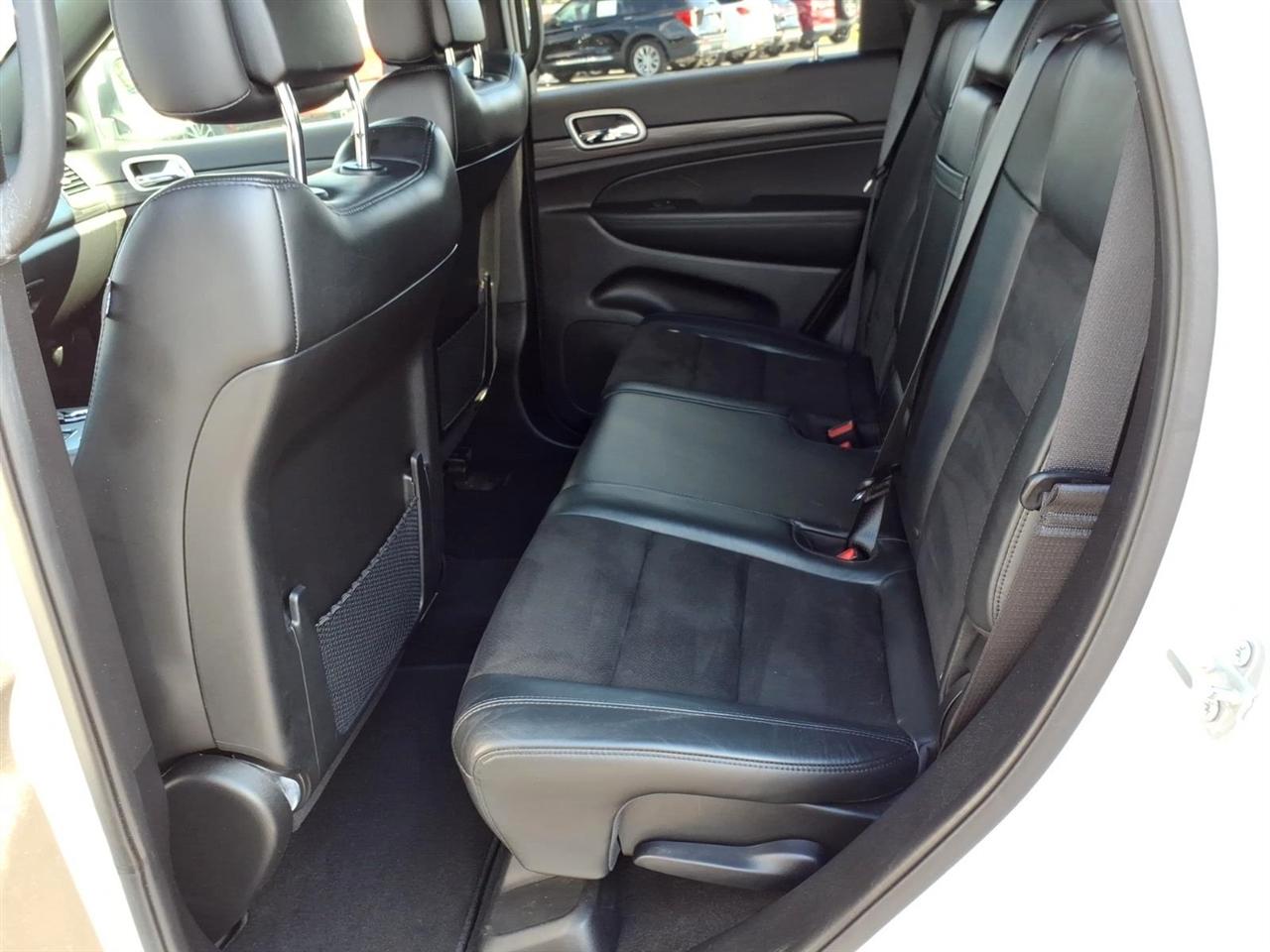 Jeep Grand Cherokee photo 11