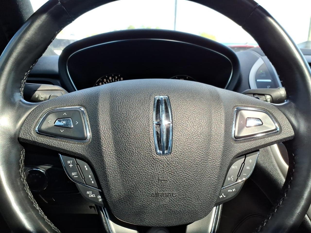 Lincoln MKC photo 20
