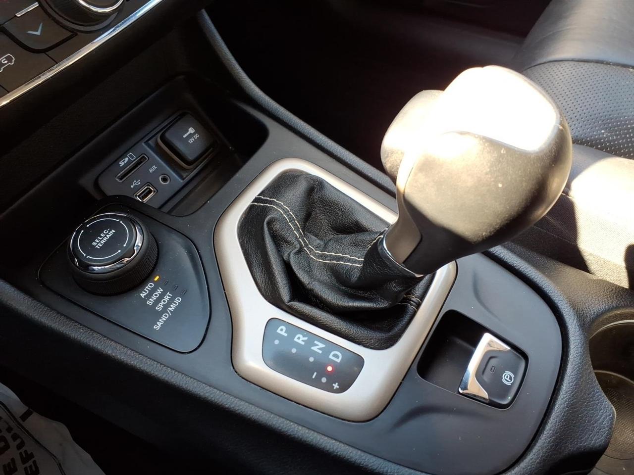 Jeep Cherokee photo 19