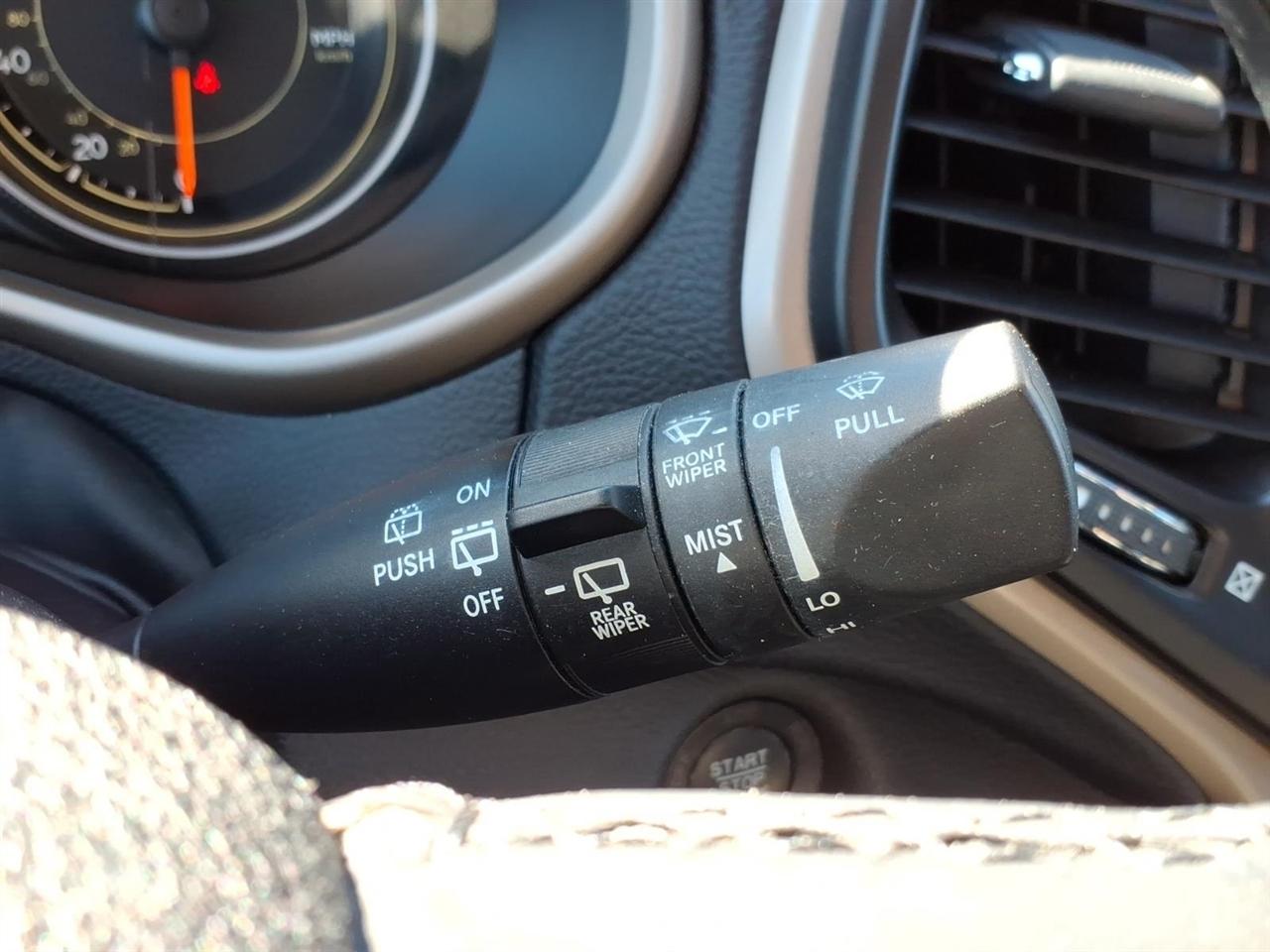 Jeep Cherokee photo 26