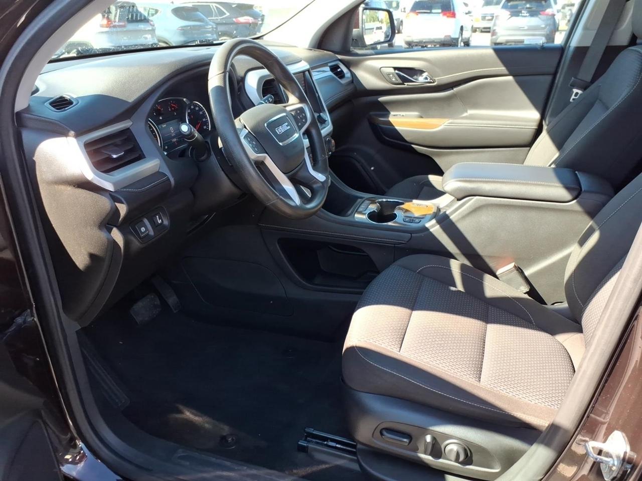 GMC Acadia photo 10
