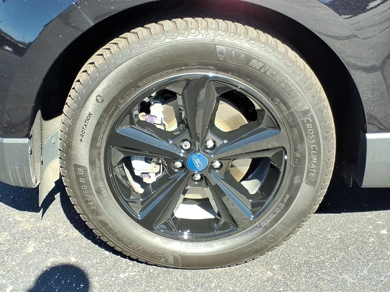 Ford Edge photo 9