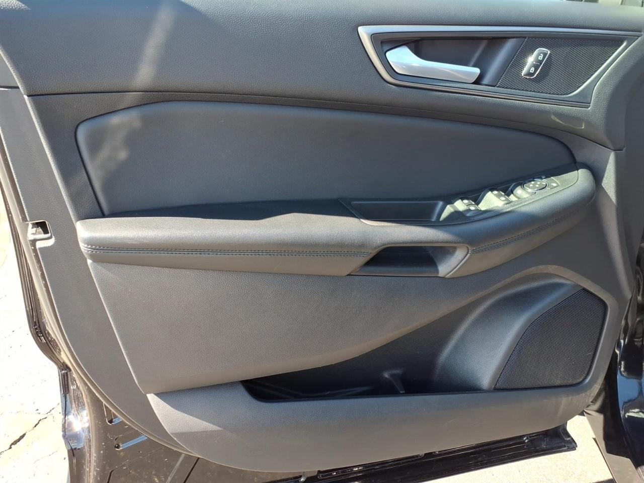 Ford Edge photo 13