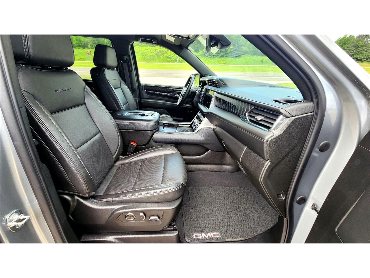 GMC Yukon 4WD 4dr Denali 2023 GMC Yukon 4WD 4dr Denali 2023