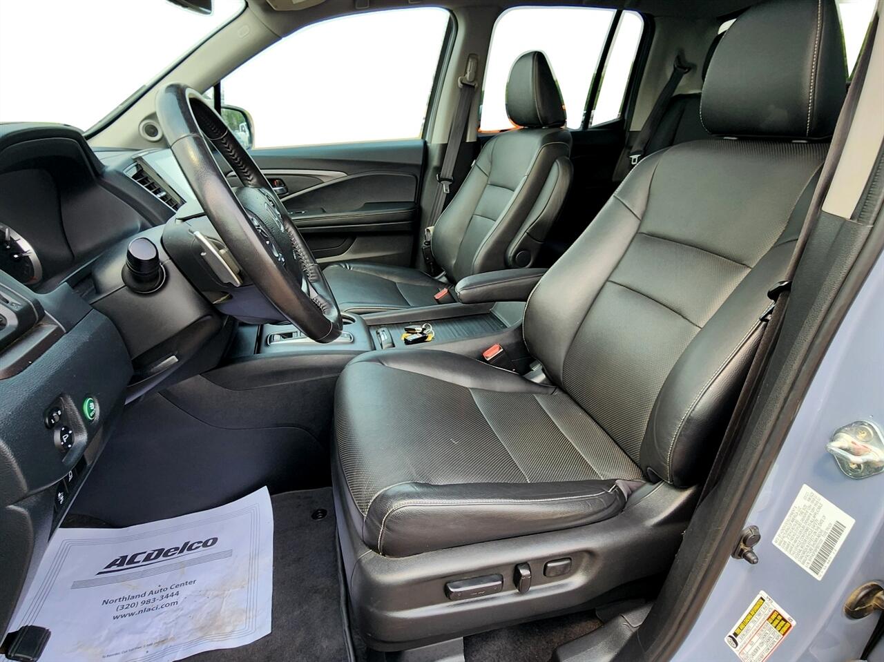 Honda Ridgeline 4WD Crew Cab RTL w/Leather 2023 Honda Ridgeline 4WD Crew Cab RTL w/Leather 2023