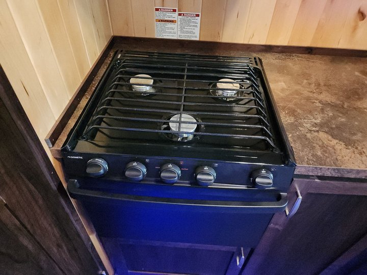 Yetti Traxx Edition - T817HD-PK 8 ft x 17 ft  2018 Yetti Traxx Edition - T817HD-PK 8 ft x 17 ft  2018