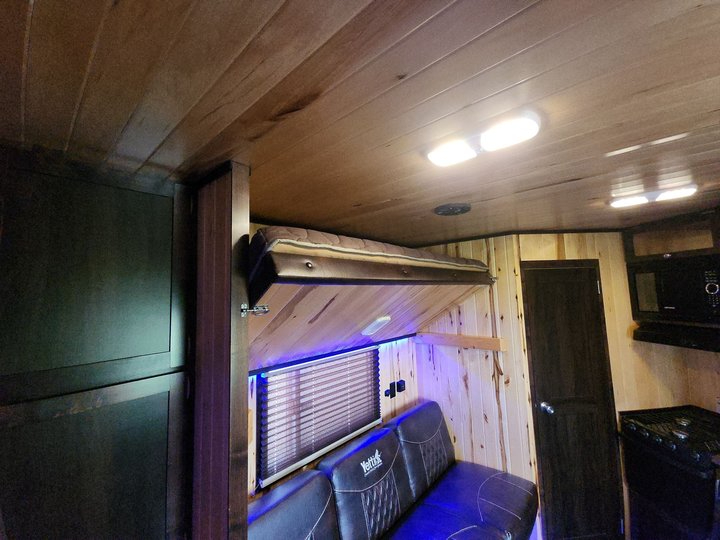 Yetti Traxx Edition - T817HD-PK 8 ft x 17 ft  2018 Yetti Traxx Edition - T817HD-PK 8 ft x 17 ft  2018