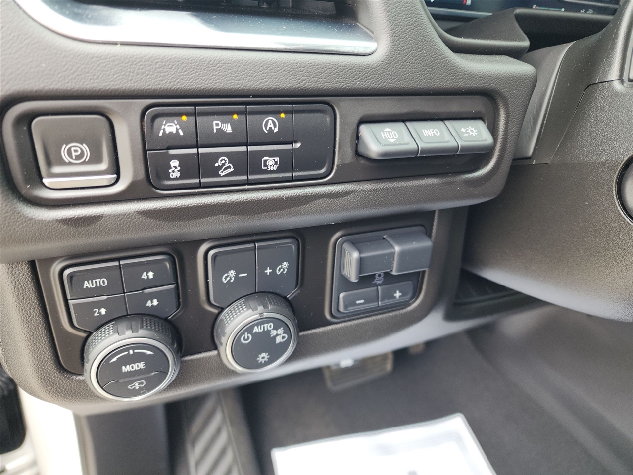 Chevrolet Tahoe 4WD 4dr High Country 2023 Chevrolet Tahoe 4WD 4dr High Country 2023