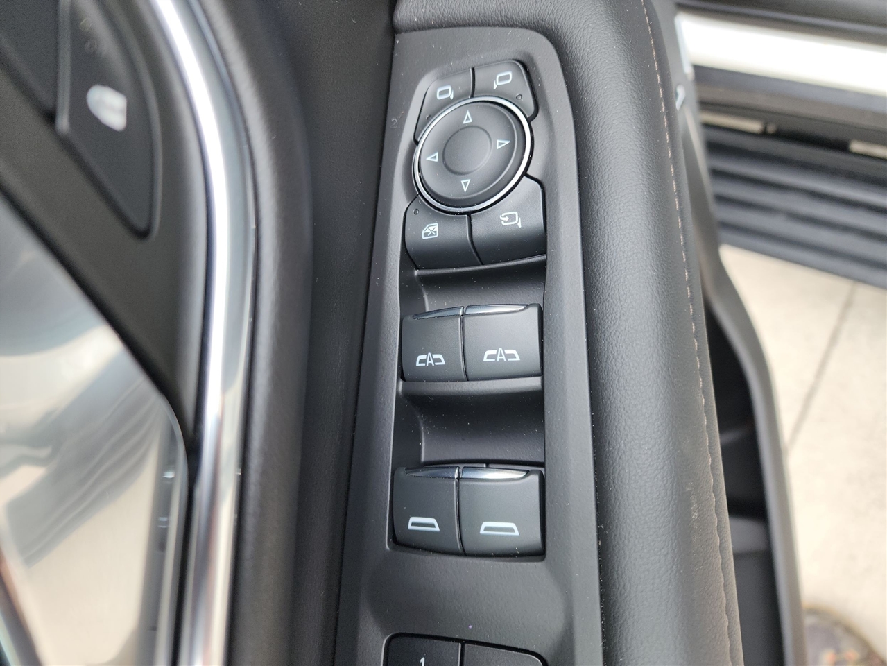 Chevrolet Tahoe 4WD 4dr High Country 2023 Chevrolet Tahoe 4WD 4dr High Country 2023