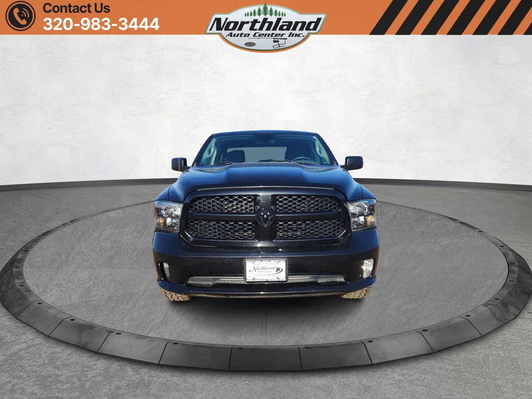RAM 1500 Classic Express 4x4 Quad Cab 6'4" Box 2019 RAM 1500 Classic Express 4x4 Quad Cab 6'4" Box 2019