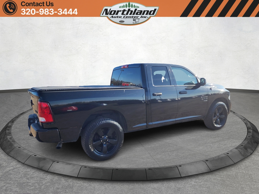 RAM 1500 Classic Express 4x4 Quad Cab 6'4" Box 2019 RAM 1500 Classic Express 4x4 Quad Cab 6'4" Box 2019