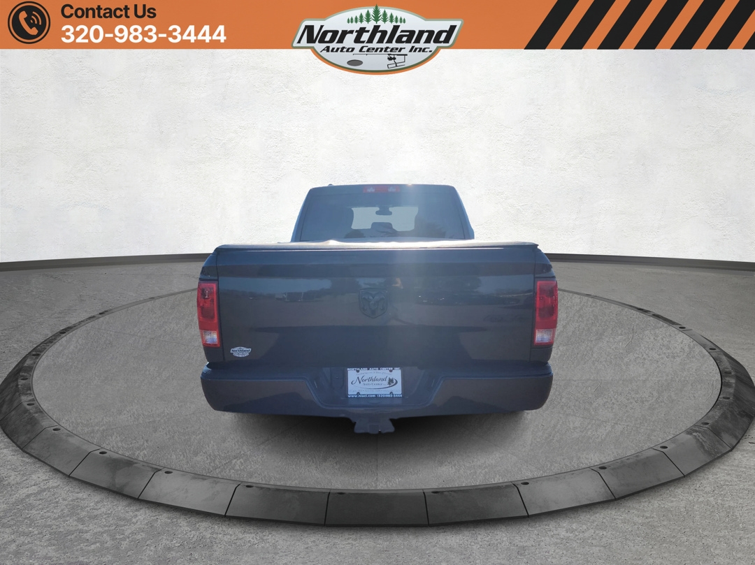 RAM 1500 Classic Express 4x4 Quad Cab 6'4" Box 2019 RAM 1500 Classic Express 4x4 Quad Cab 6'4" Box 2019