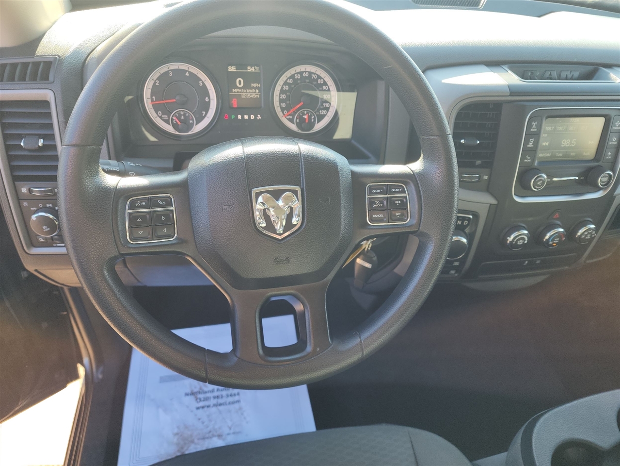 RAM 1500 Classic Express 4x4 Quad Cab 6'4" Box 2019 RAM 1500 Classic Express 4x4 Quad Cab 6'4" Box 2019