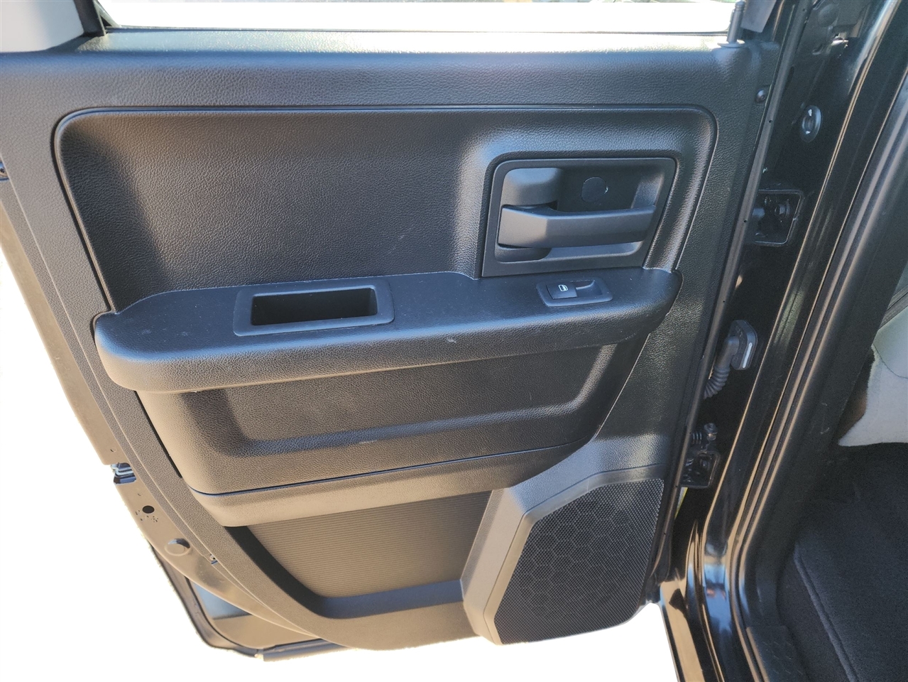 RAM 1500 Classic Express 4x4 Quad Cab 6'4" Box 2019 RAM 1500 Classic Express 4x4 Quad Cab 6'4" Box 2019