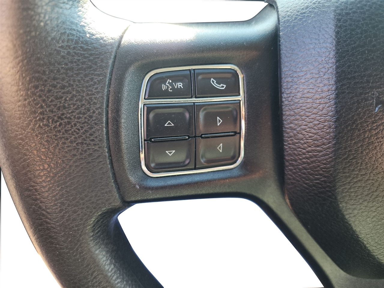 RAM 1500 Classic Express 4x4 Quad Cab 6'4" Box 2019 RAM 1500 Classic Express 4x4 Quad Cab 6'4" Box 2019