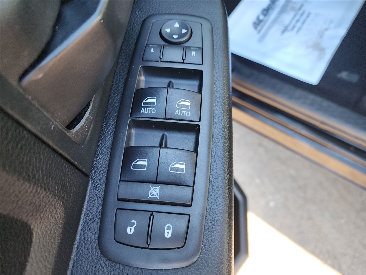 RAM 1500 Classic Express 4x4 Quad Cab 6'4" Box 2019 RAM 1500 Classic Express 4x4 Quad Cab 6'4" Box 2019