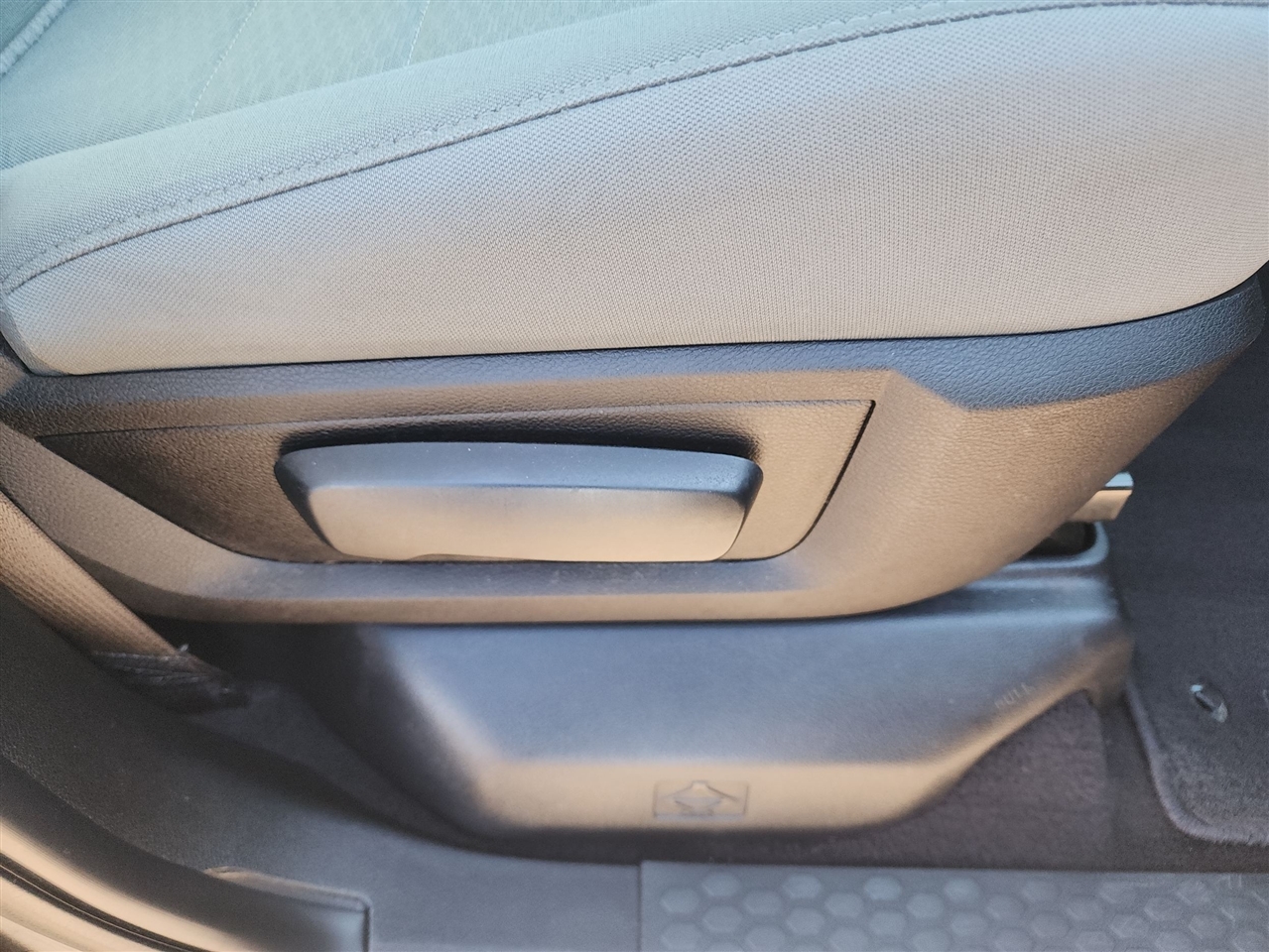 RAM 1500 Classic Express 4x4 Quad Cab 6'4" Box 2019 RAM 1500 Classic Express 4x4 Quad Cab 6'4" Box 2019