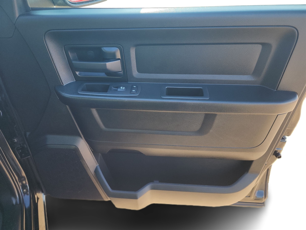 RAM 1500 Classic Express 4x4 Quad Cab 6'4" Box 2019 RAM 1500 Classic Express 4x4 Quad Cab 6'4" Box 2019