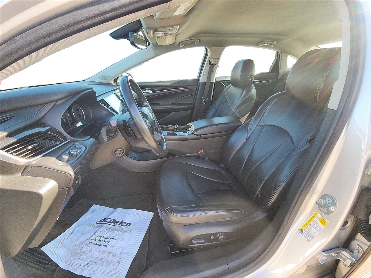Buick LaCrosse 4dr Sdn Essence FWD 2017 Buick LaCrosse 4dr Sdn Essence FWD 2017