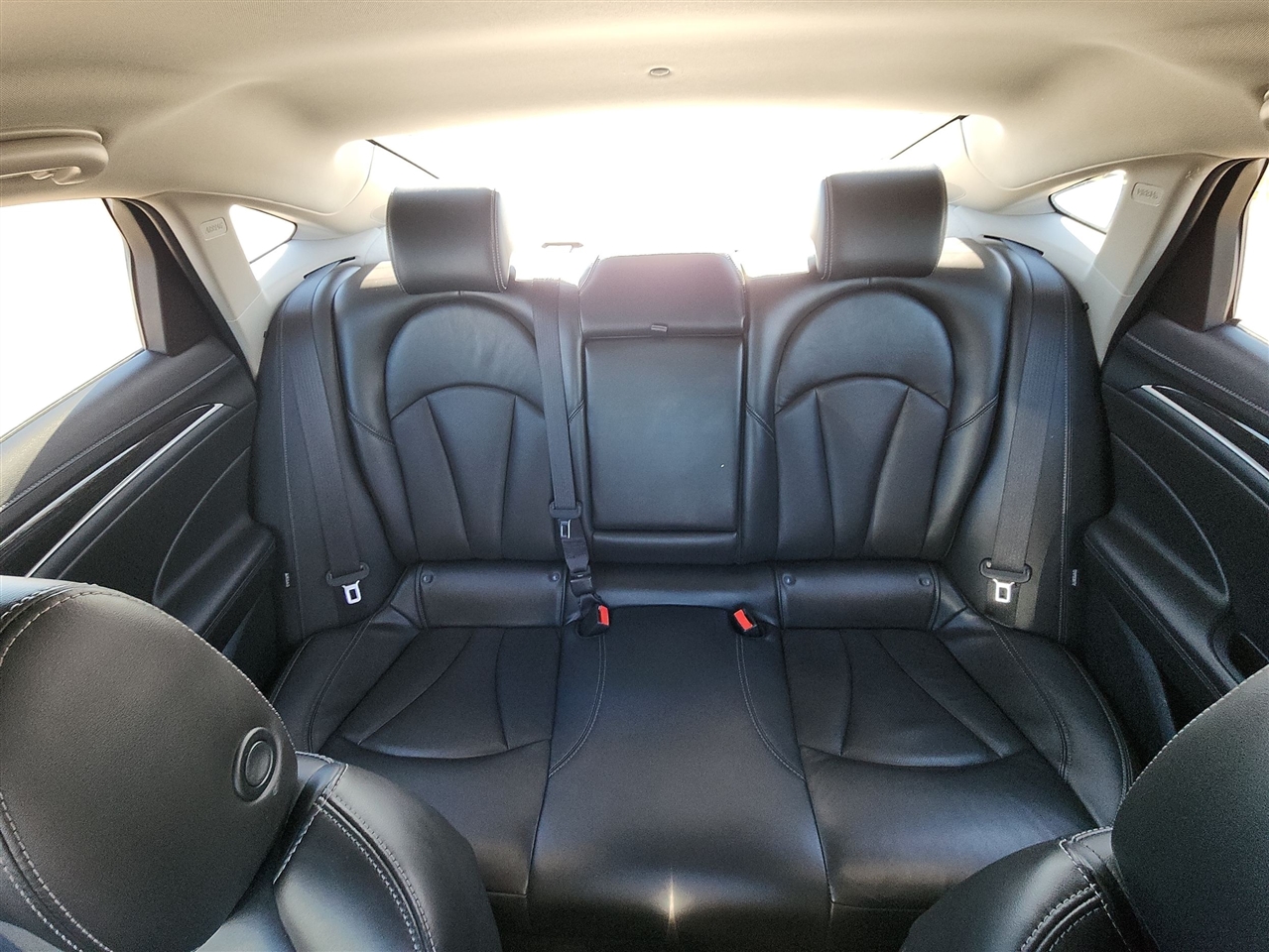 Buick LaCrosse 4dr Sdn Essence FWD 2017 Buick LaCrosse 4dr Sdn Essence FWD 2017