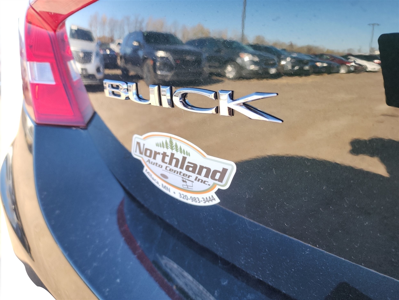 Buick LaCrosse 4dr Sdn Essence FWD 2017 Buick LaCrosse 4dr Sdn Essence FWD 2017