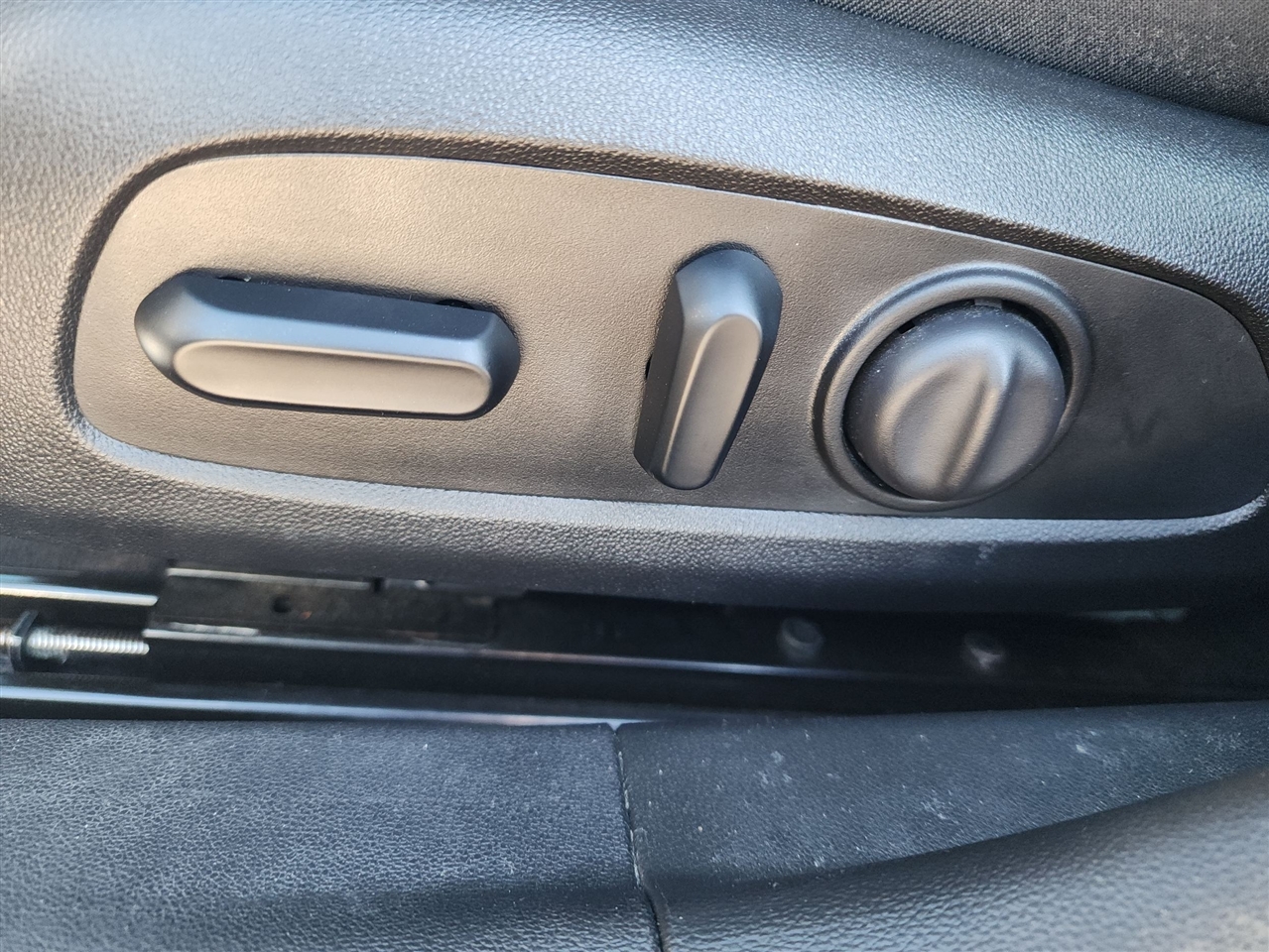 Buick LaCrosse 4dr Sdn Essence AWD 2019 Buick LaCrosse 4dr Sdn Essence AWD 2019