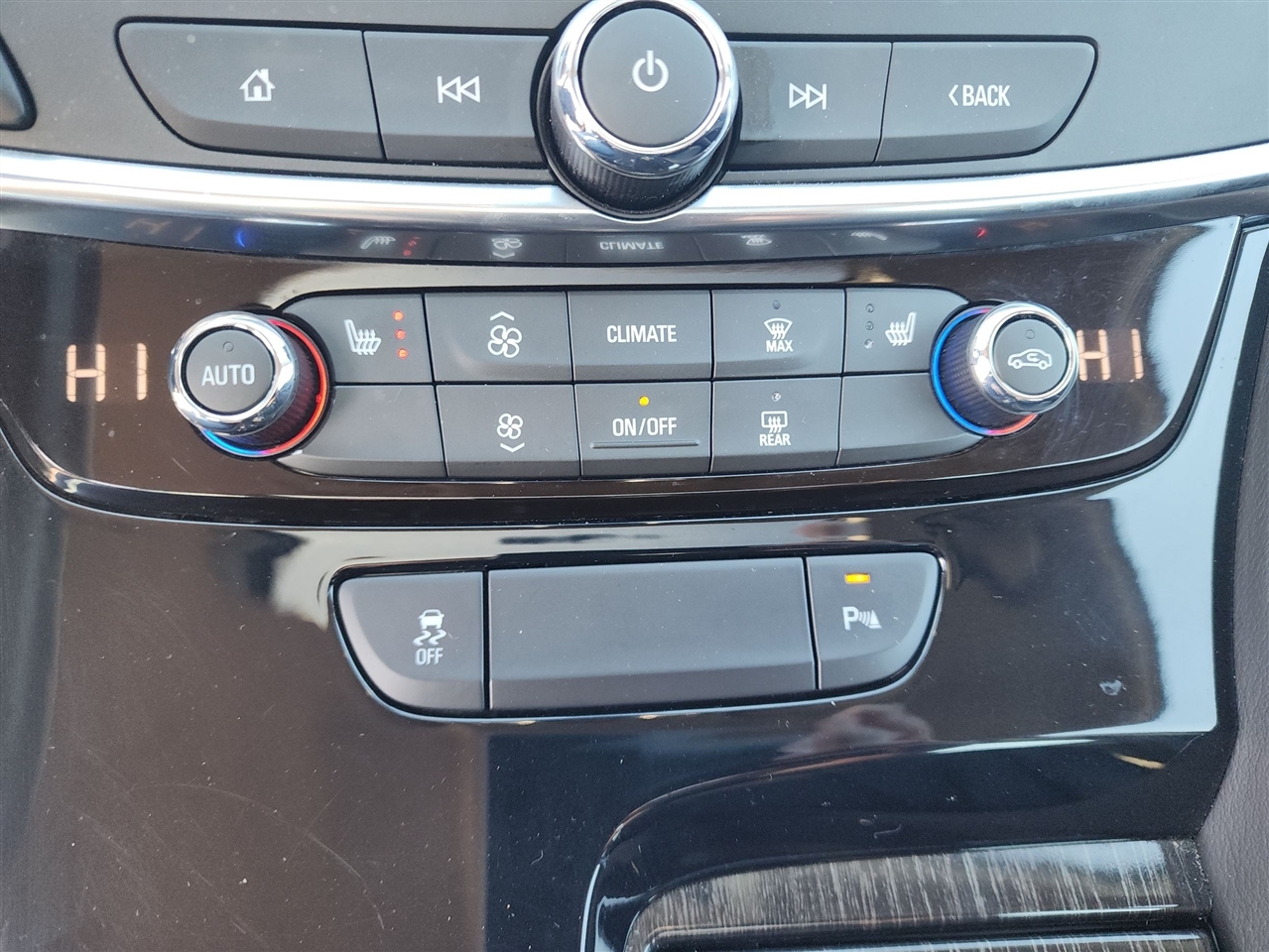 Buick LaCrosse 4dr Sdn Essence AWD 2019 Buick LaCrosse 4dr Sdn Essence AWD 2019